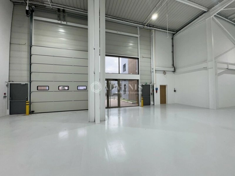 Maison à louer, 1670m², Le Blanc-Mesnil
