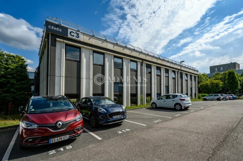 Maison à louer, 597m², Cergy