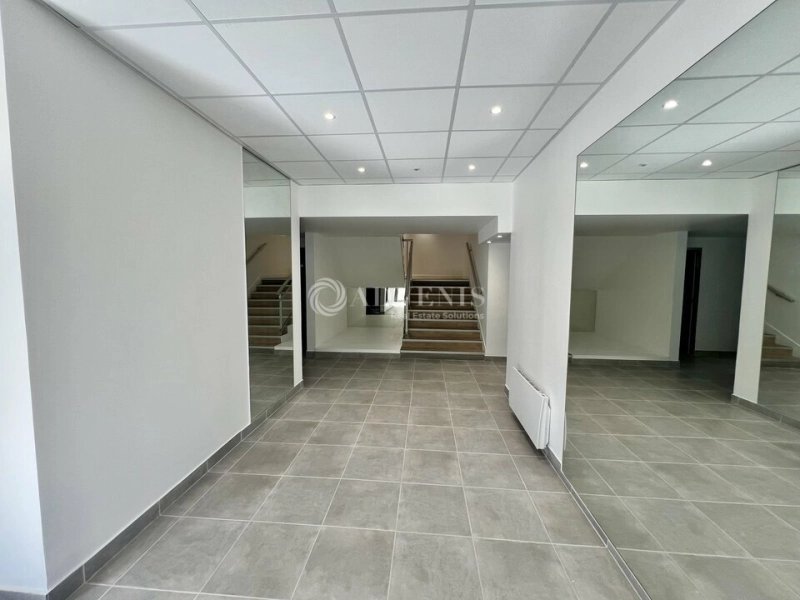 Maison à louer, 597m², Cergy