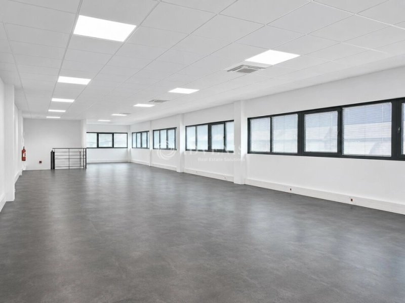 Maison à louer, 1404m², Ivry-sur-Seine