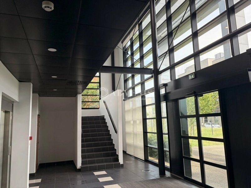 Maison à louer, 1365m², Tours