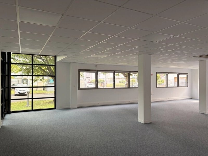 Maison à louer, 1365m², Tours