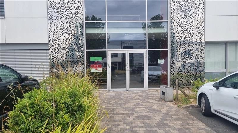 Maison à louer, 686m², Sainghin-en-Mélantois