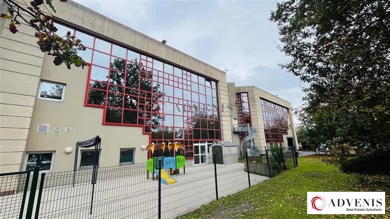 Maison à louer, 1247m², Pessac