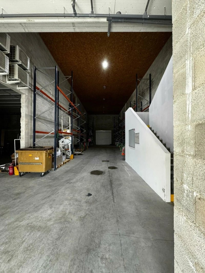 Maison à louer, 714m², Montredon-des-Corbières