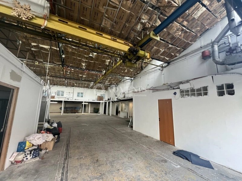 Maison à louer, 570m², Montreuil