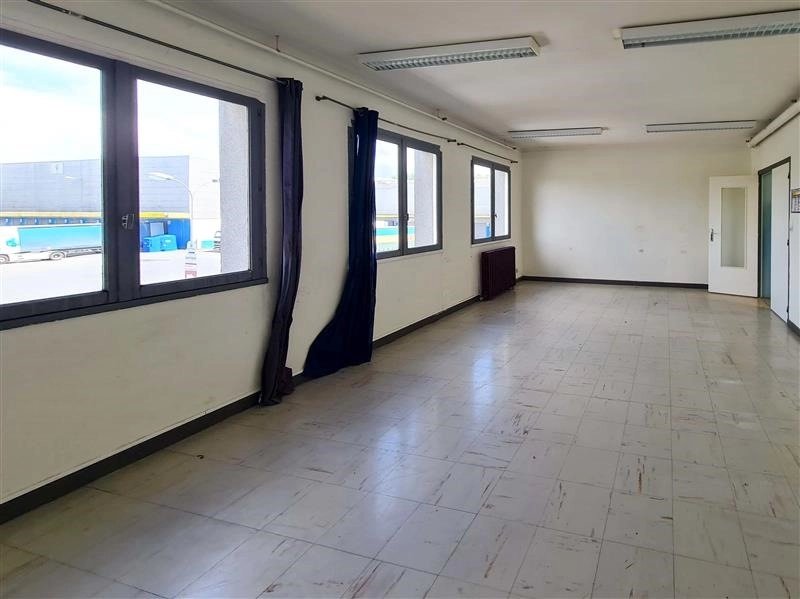 Maison à louer, 760m², Plaintel