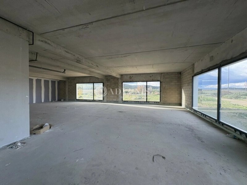 Maison à louer, 205m², Montredon-des-Corbières
