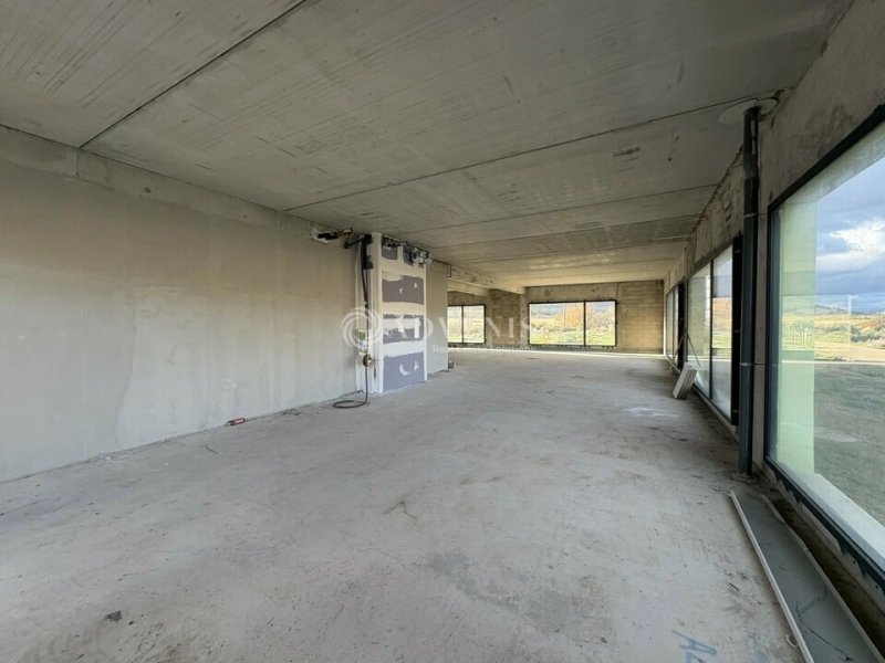 Maison à louer, 205m², Montredon-des-Corbières