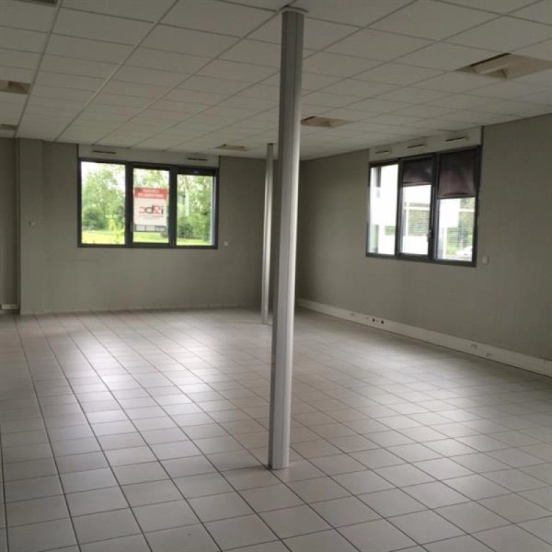 Maison à louer, 400m², Parçay-Meslay