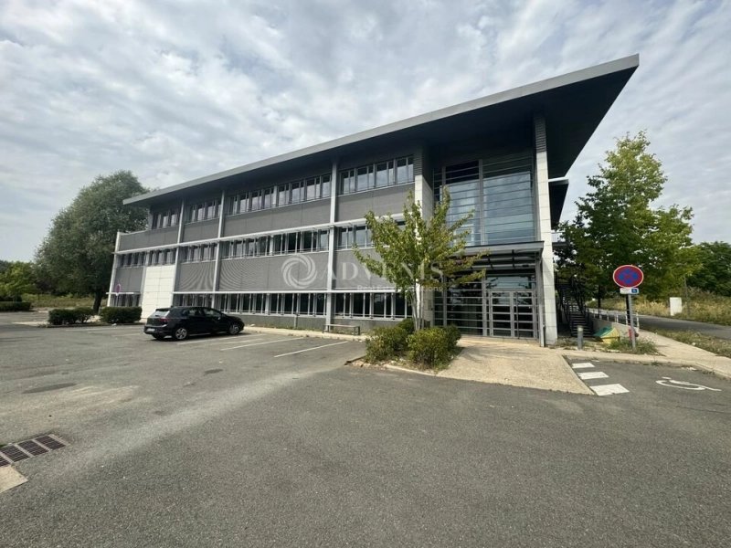 Maison à louer, 1804m², Roissy-en-France