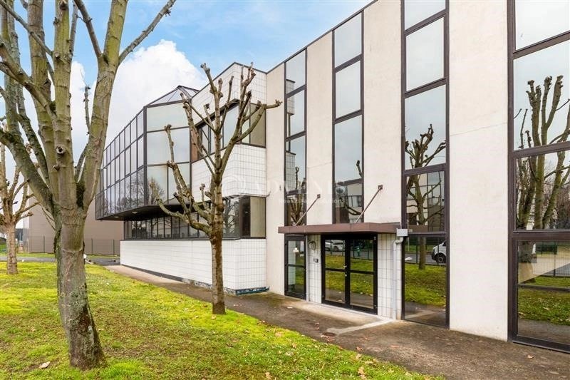 Maison à louer, 1937m², Nanterre