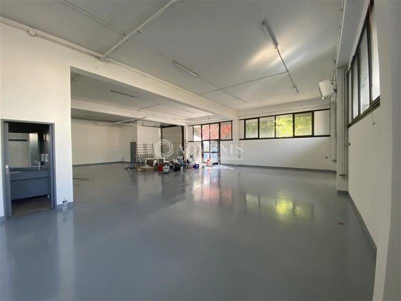 Maison à louer, 1937m², Nanterre