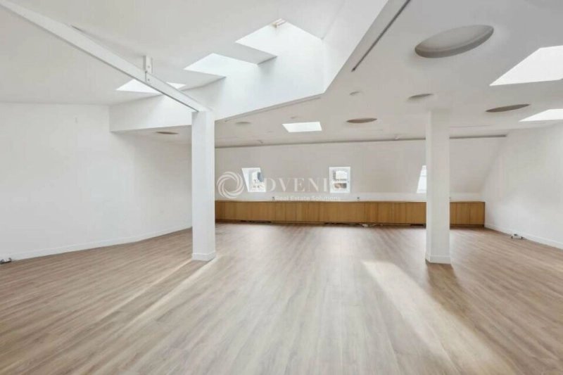 Maison à louer, 143m², Paris 9ème