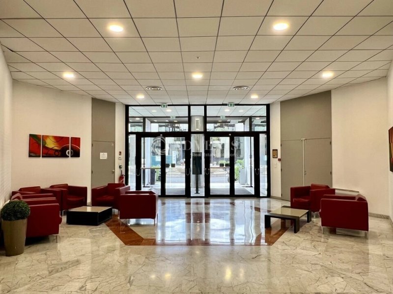 Maison à louer, 1238m², Argenteuil