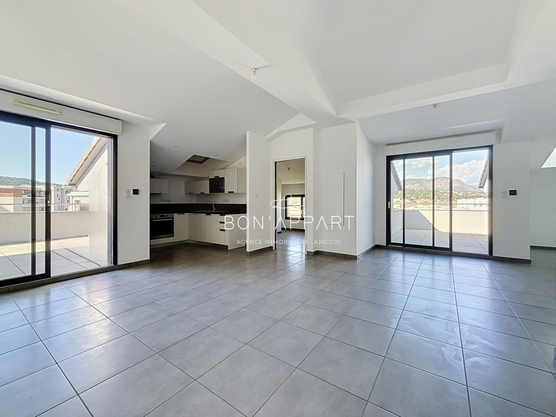 Appartement à louer, 62m², Ajaccio