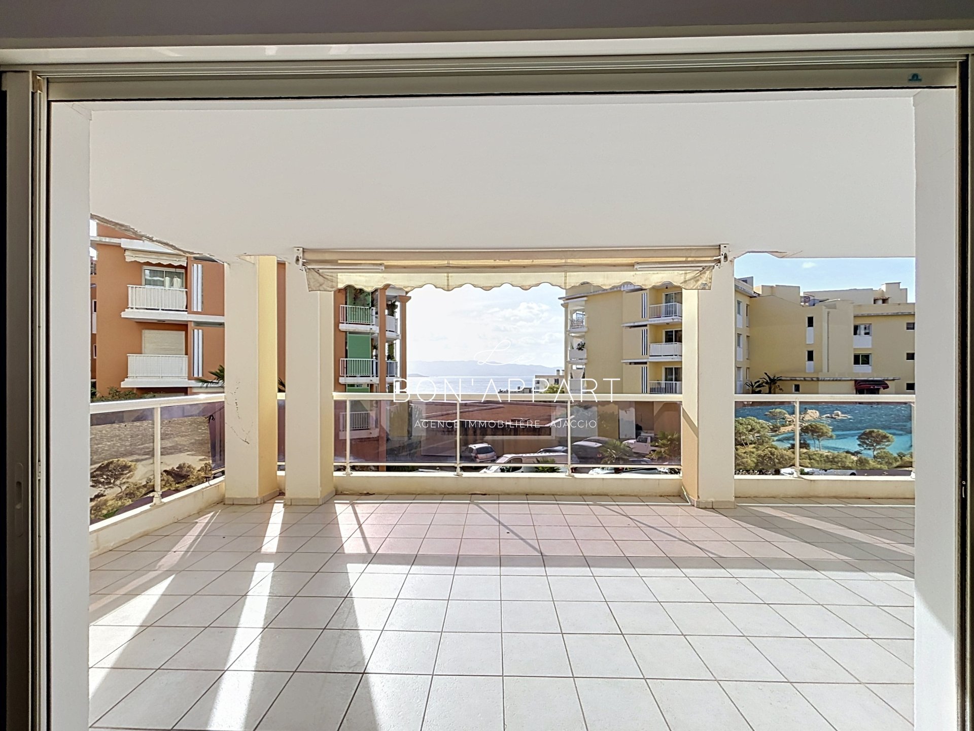 Appartement à louer, 88m², Ajaccio