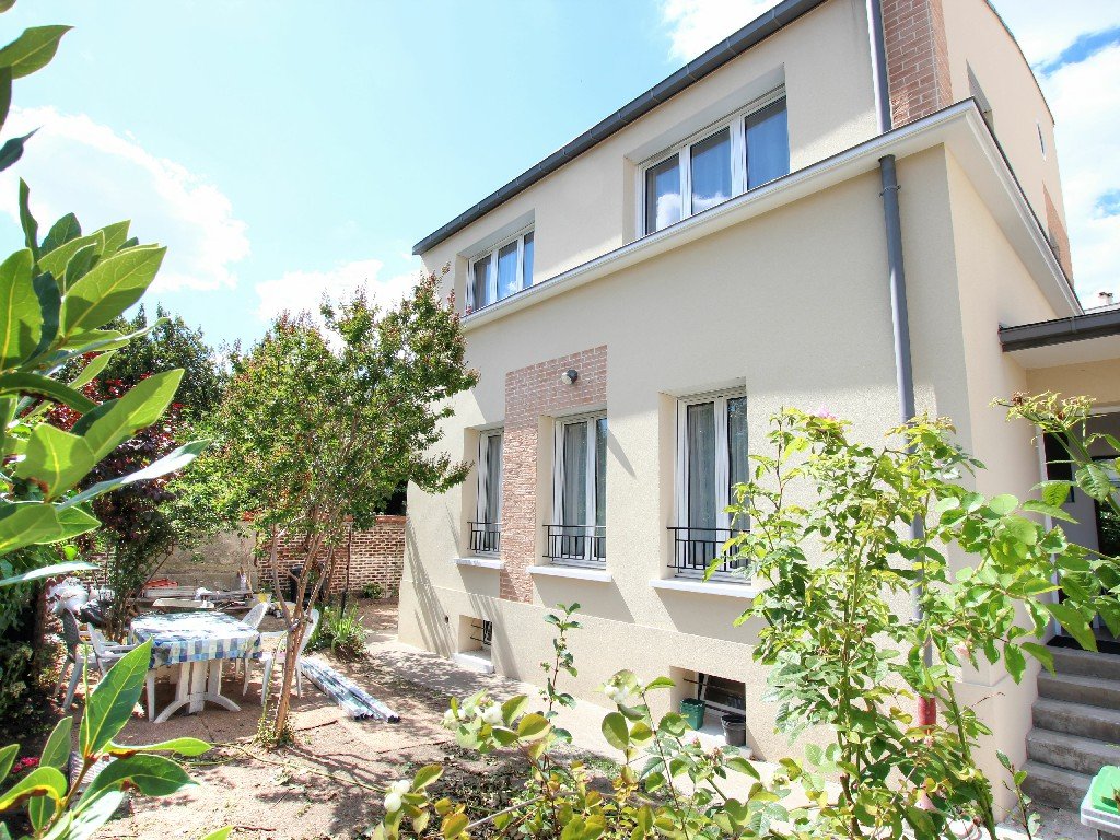 Maison à louer, 159m², Courbevoie
