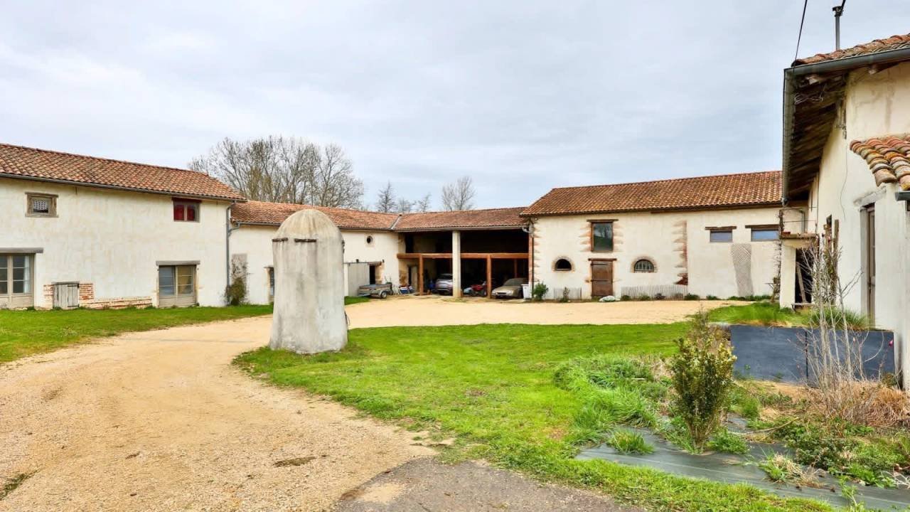 Maison à vendre, 215m², Neuville-les-Dames