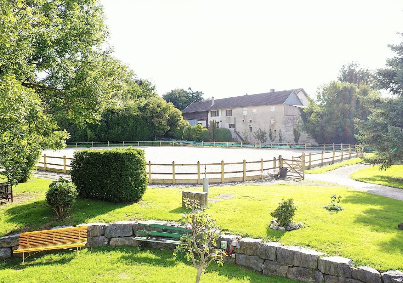 Maison à vendre, 300m², Saint-Genis-Pouilly