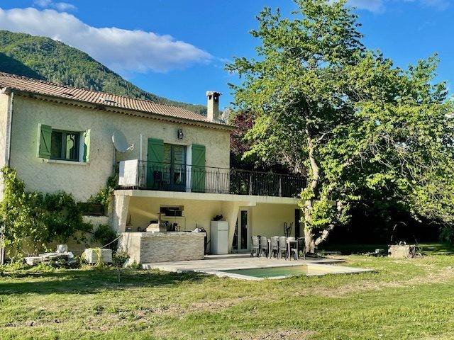 Maison à vendre, 120m², La Celle-sous-Gouzon