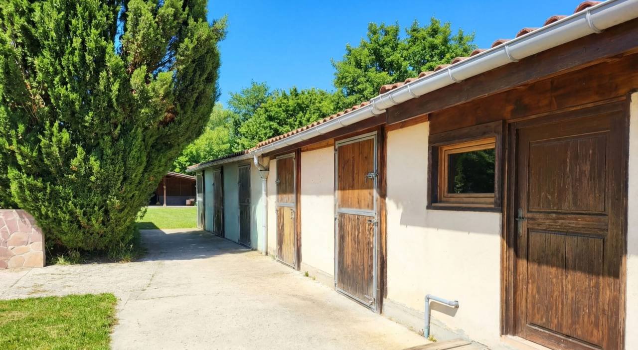 Maison à vendre, 378m², Marboz