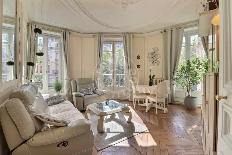 Appartement à louer, 77m², Paris 8ème