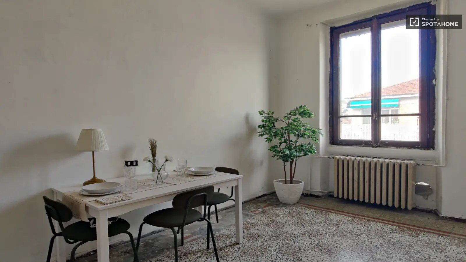Appartement à louer, 1m², Carbuccia