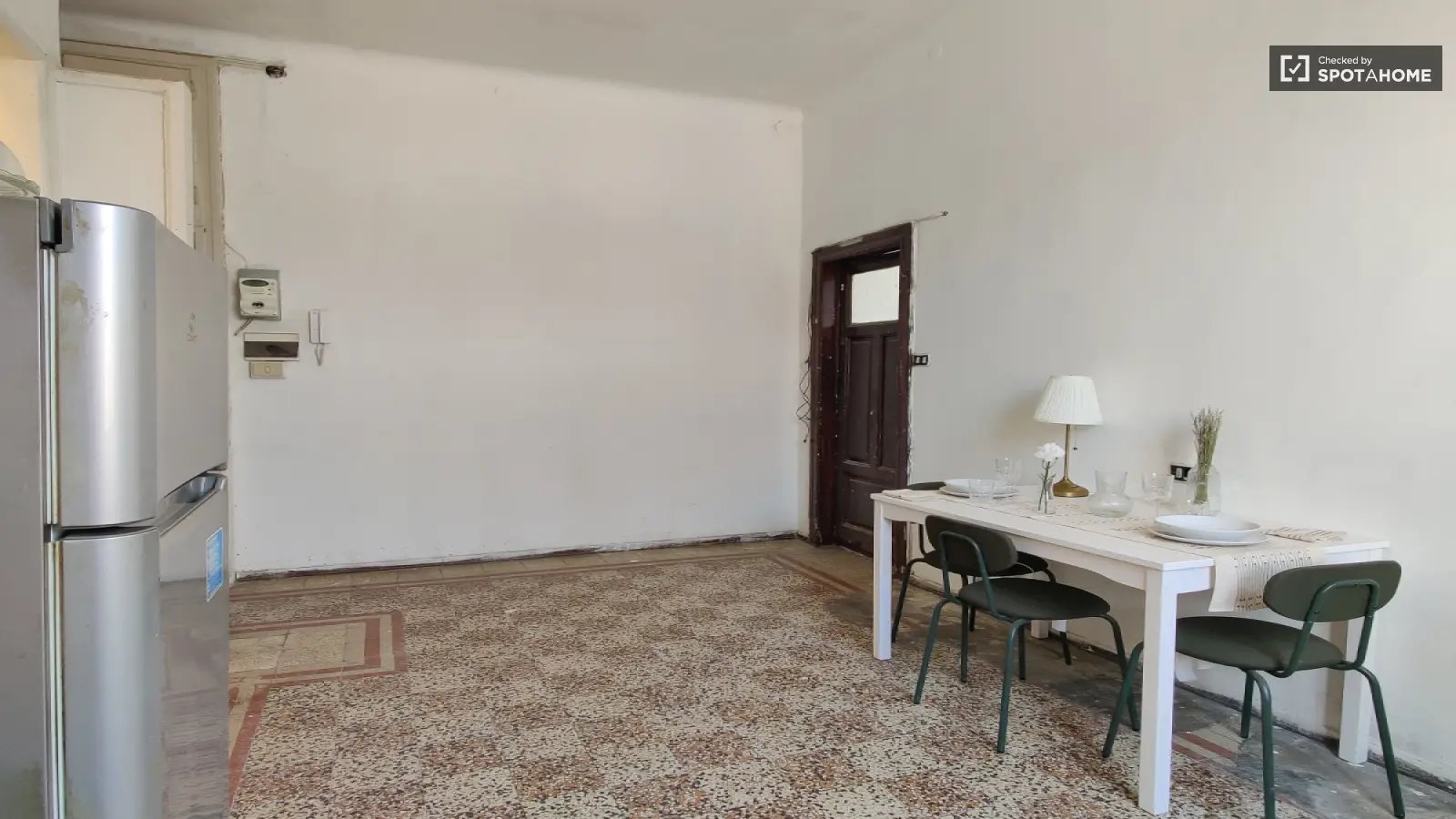 Appartement à louer, 1m², Carbuccia