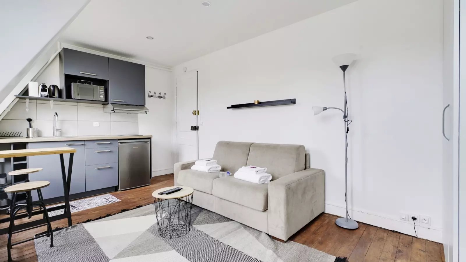 Maison à louer, NaNm², Paris 17ème