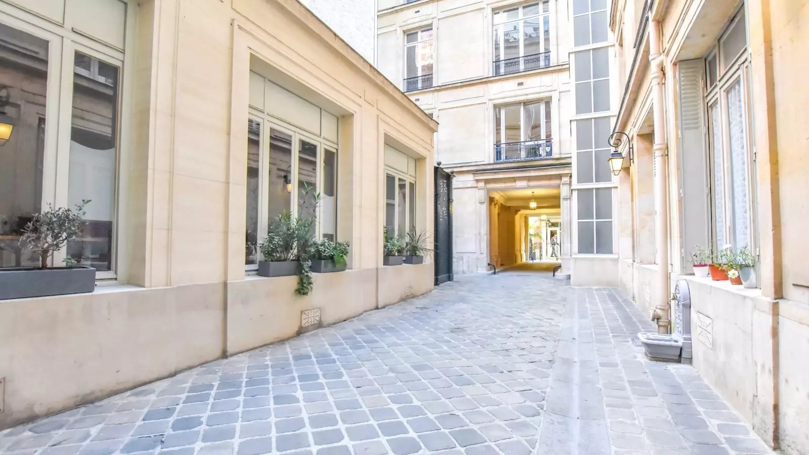 Appartement à louer, 1m², Paris 8ème