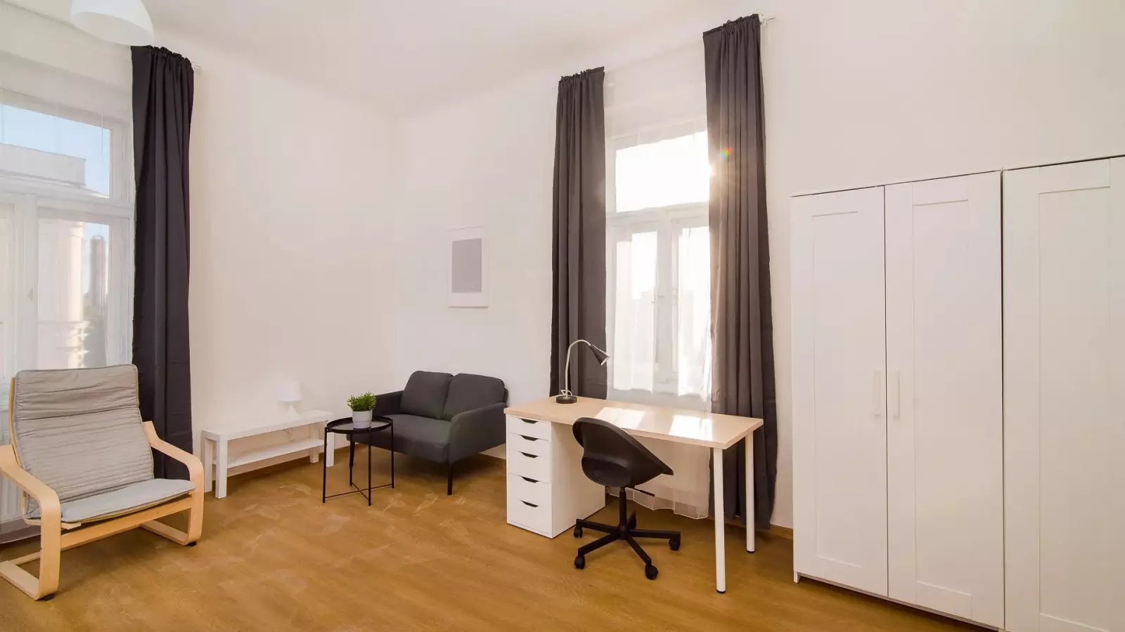 Maison à louer, NaNm², Le Monastère