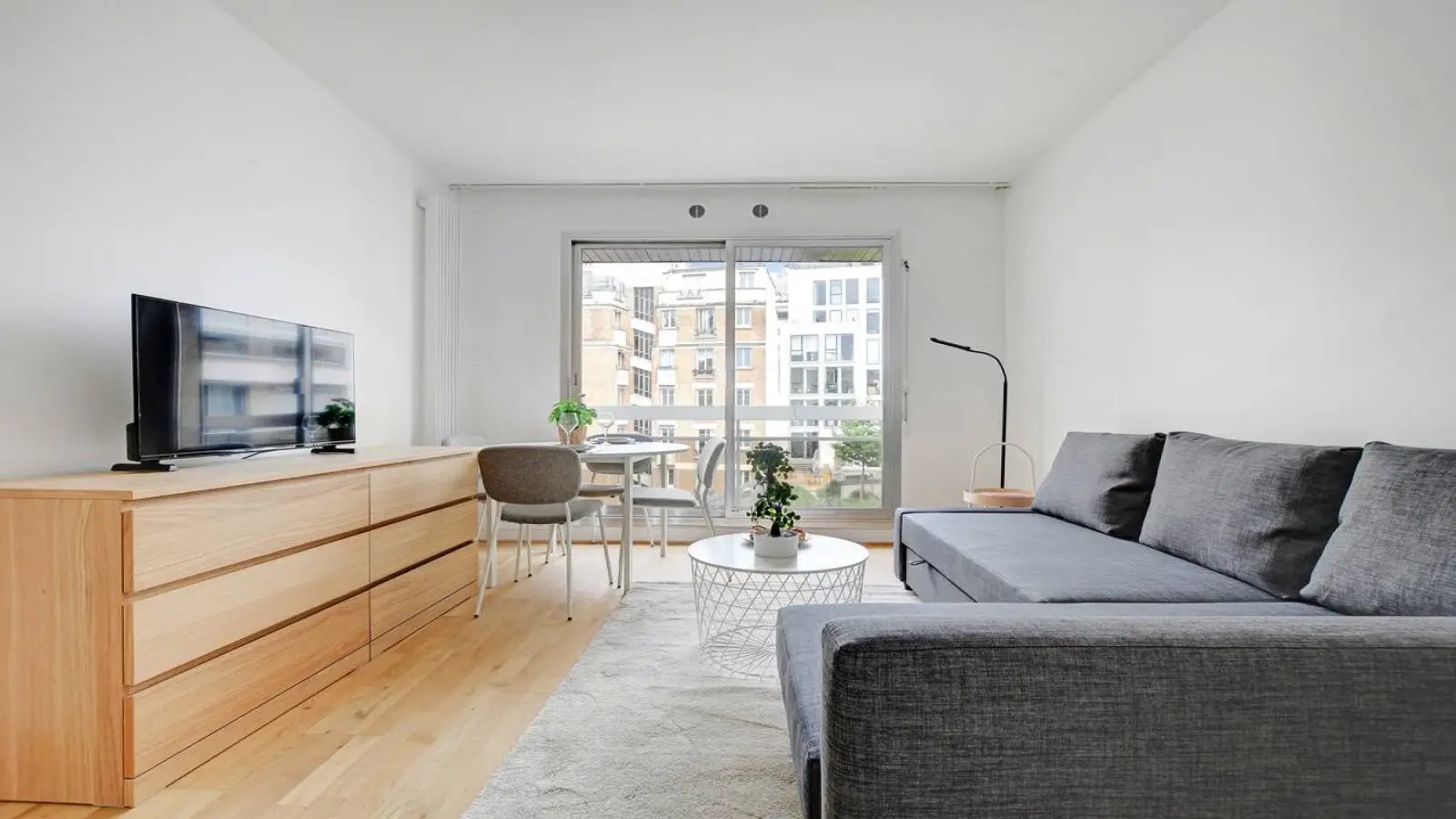 Appartement à louer, 1m², Paris 8ème
