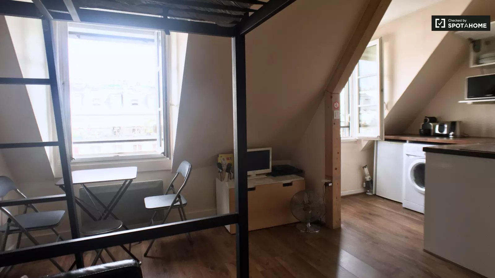 Maison à louer, 17m², Paris 1er