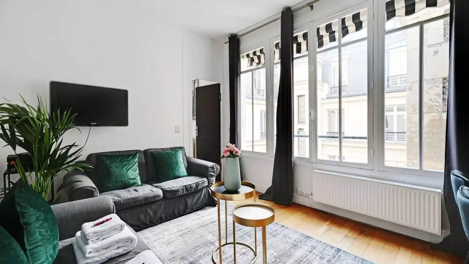 Appartement à louer, 1m², Paris 8ème