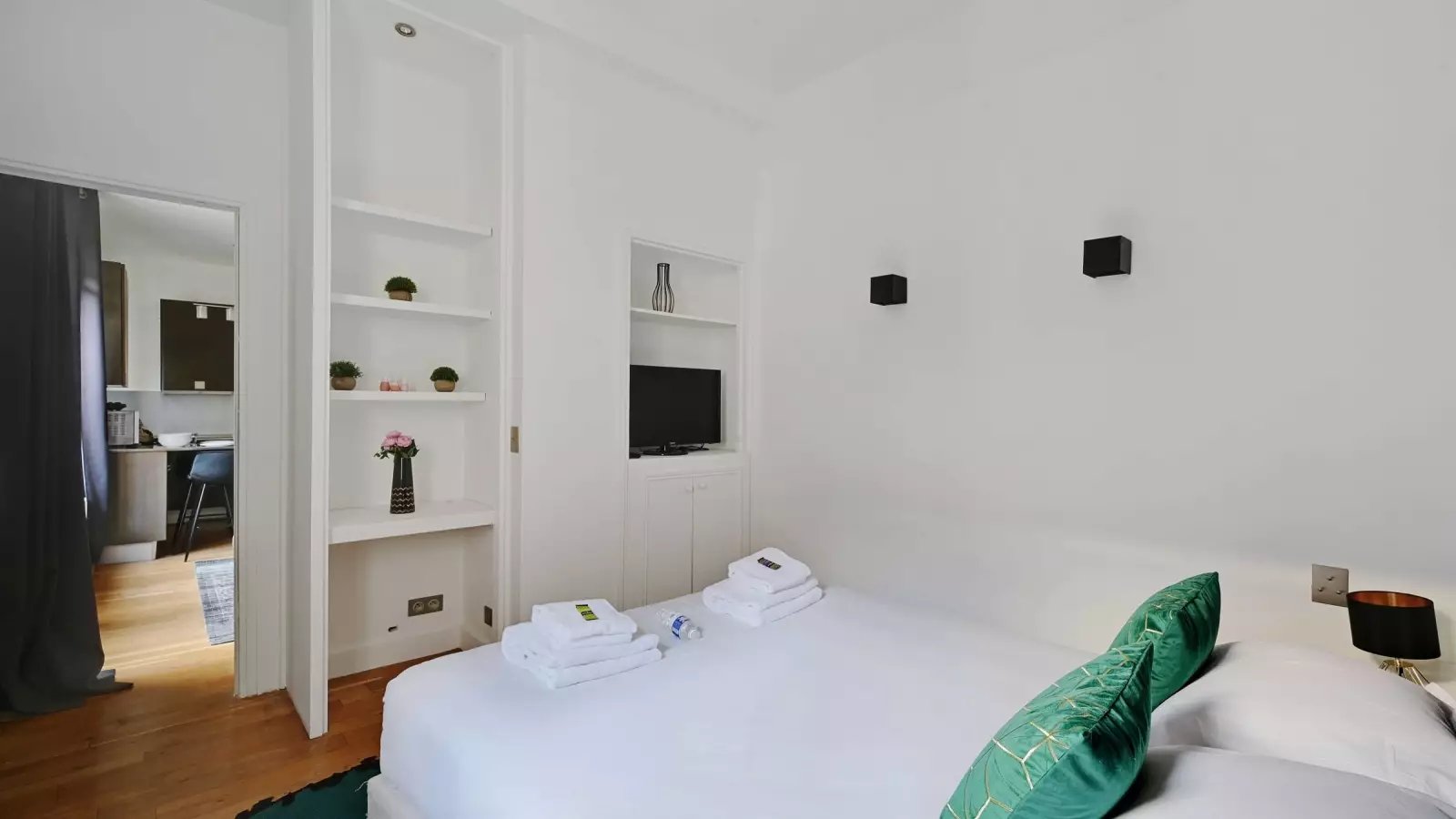 Appartement à louer, 1m², Paris 8ème