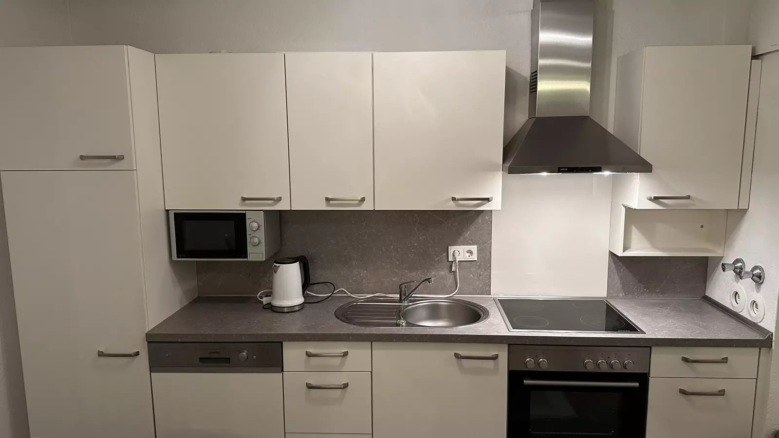 Appartement à louer, 1m², Cologne