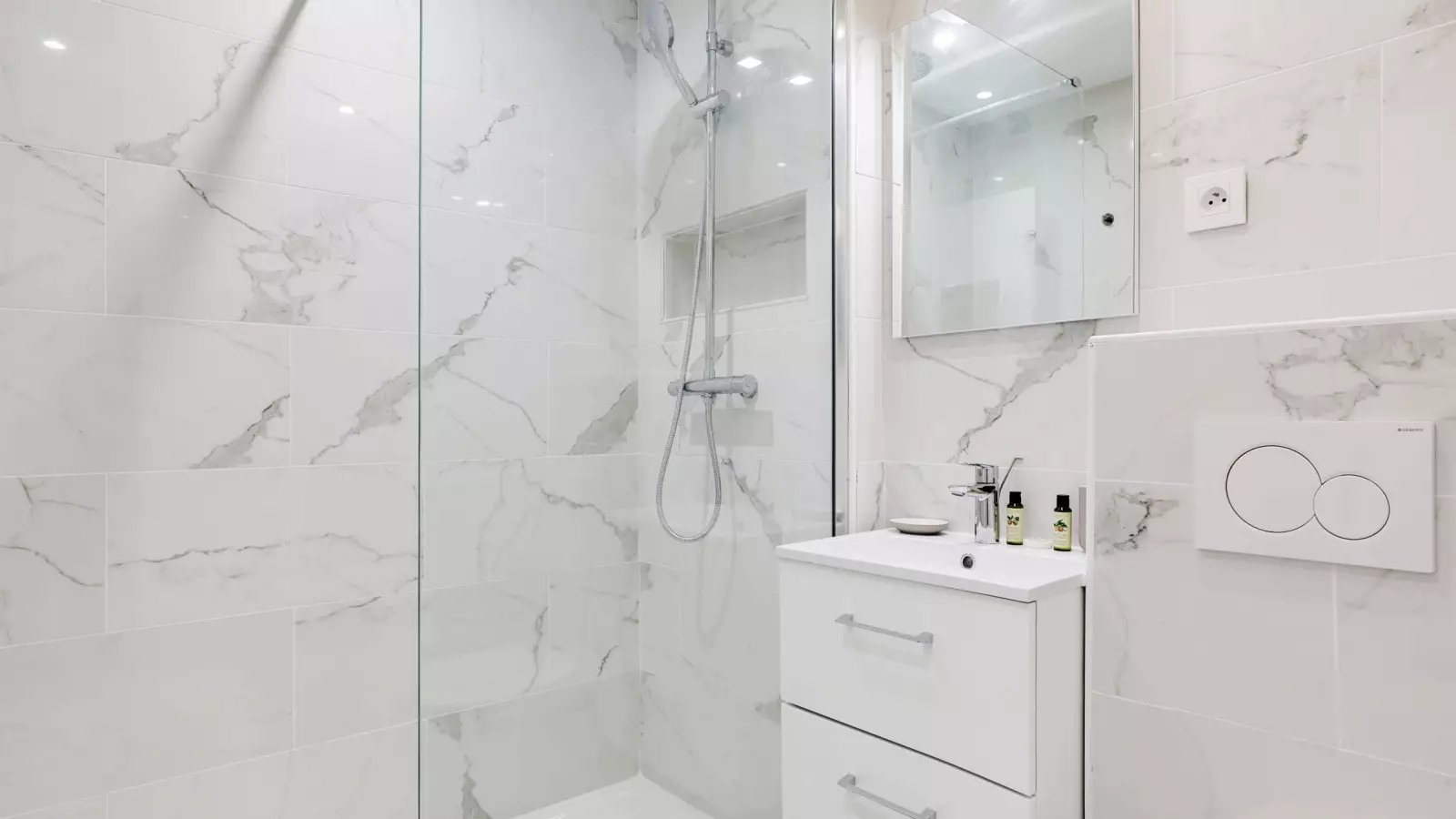 Maison à louer, NaNm², Paris 19ème