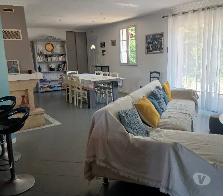 Maison à louer, 120m², La Chapelle-Aubareil