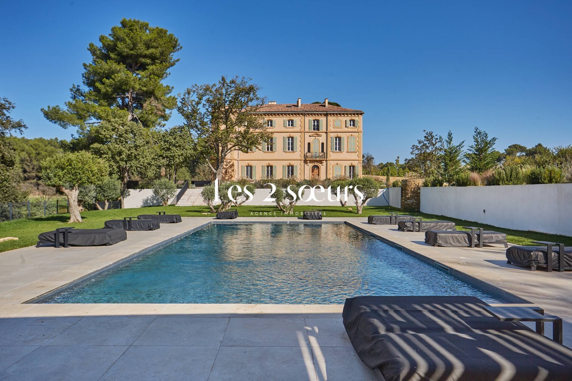 Maison à louer, 721m², Aix-en-Provence