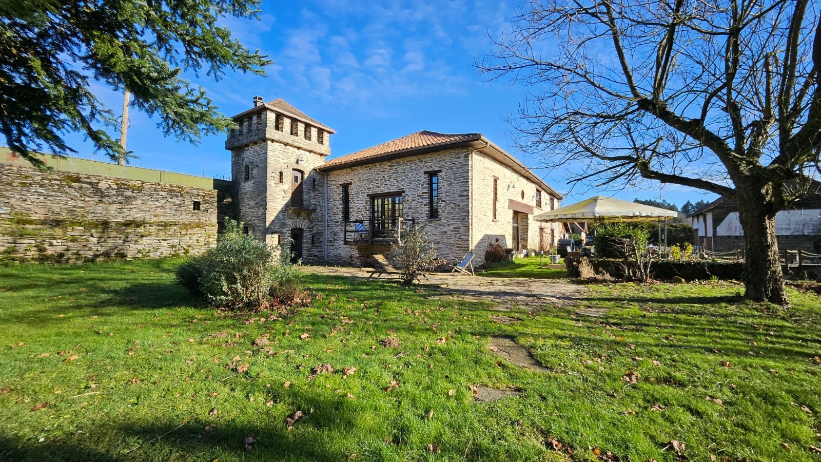 Maison à vendre, 340m², Saint-Yrieix-la-Perche