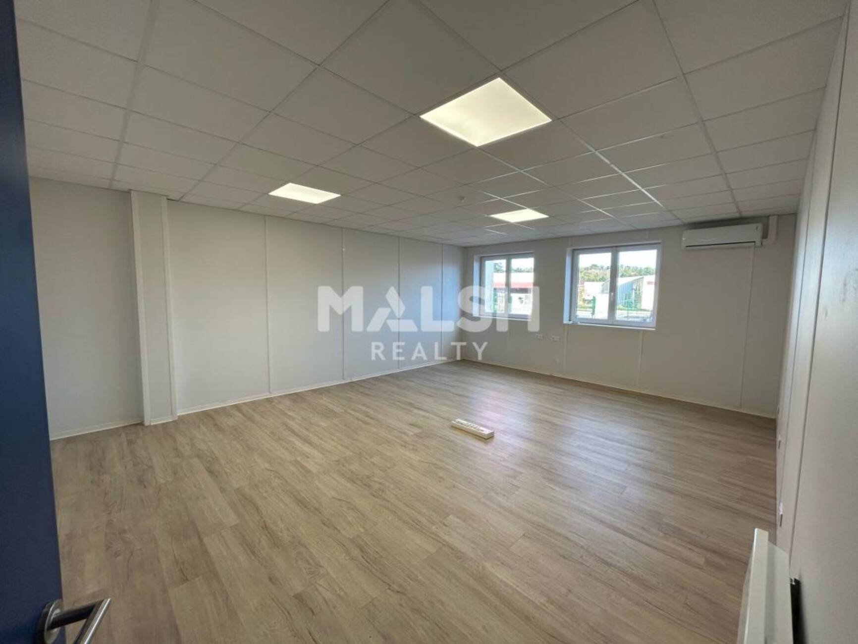 Maison à louer, 743m², Valence