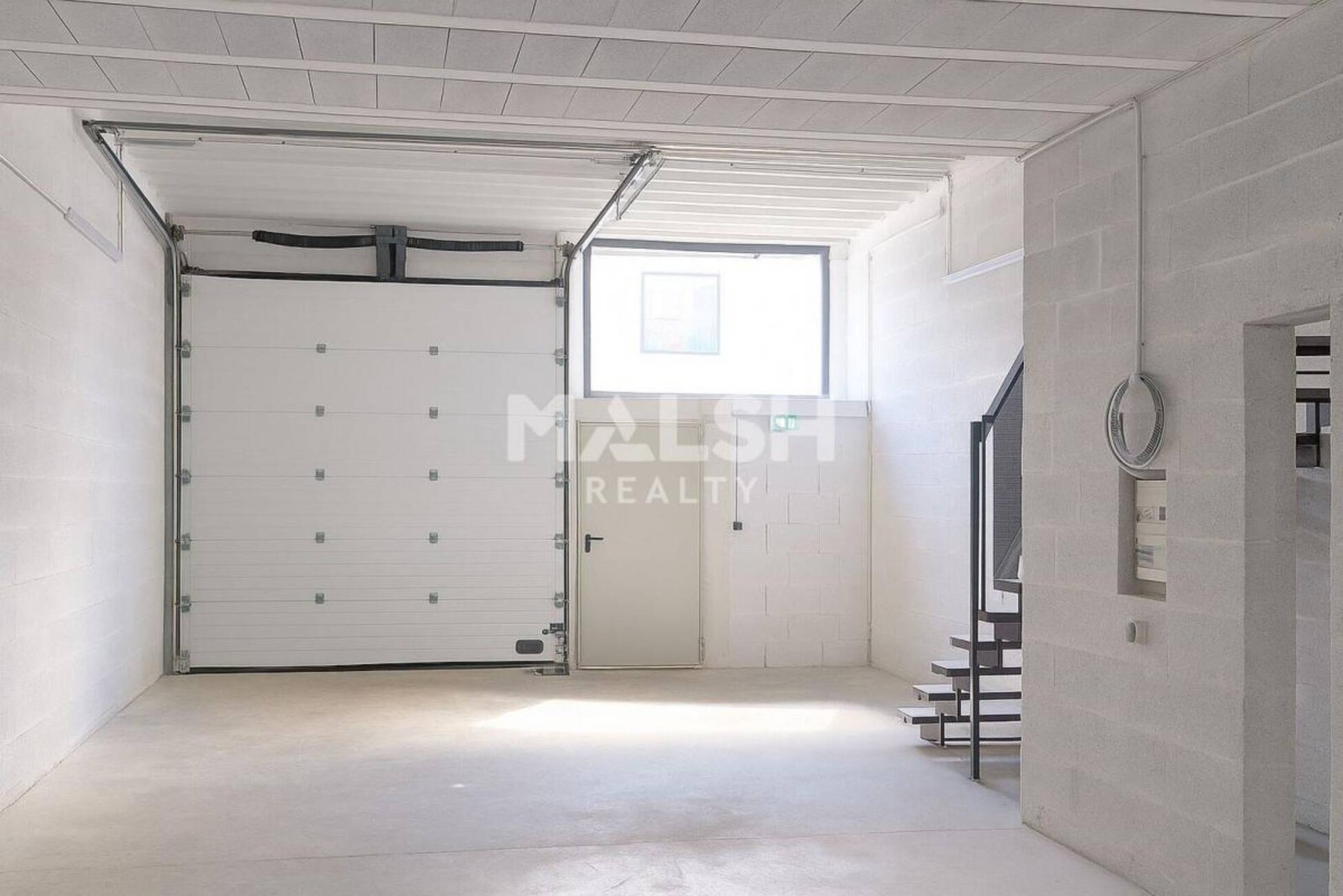 Maison à louer, 398m², Vénissieux