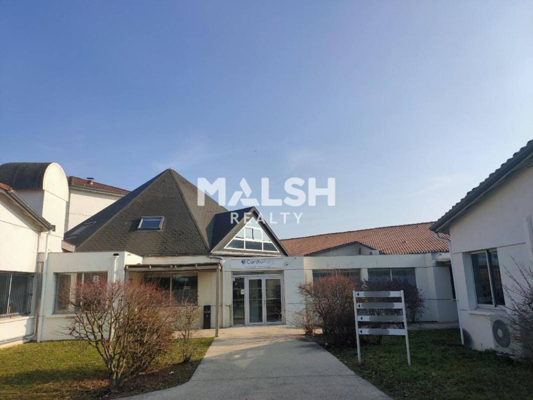 Maison à louer, 404m², Saint-Maurice-de-Beynost