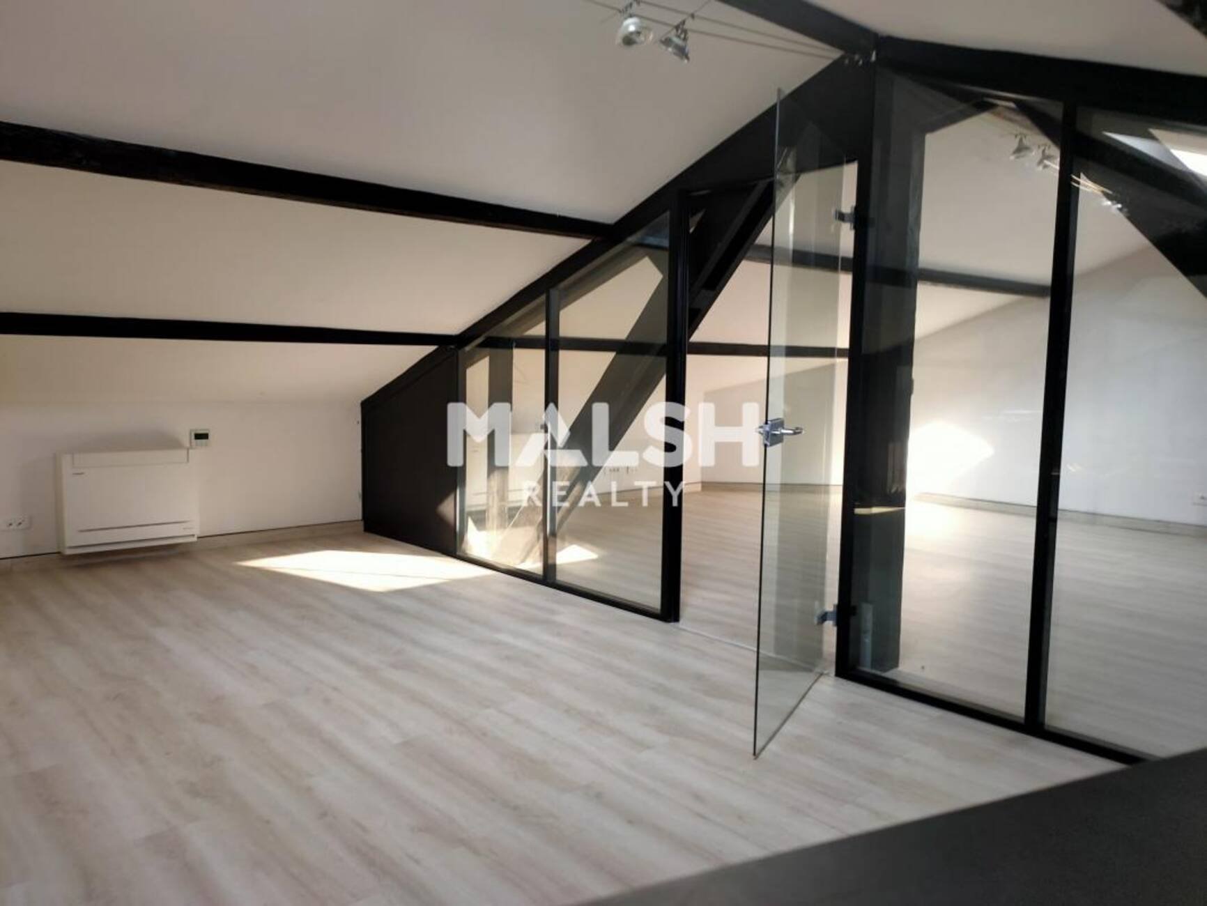 Maison à louer, 404m², Saint-Maurice-de-Beynost