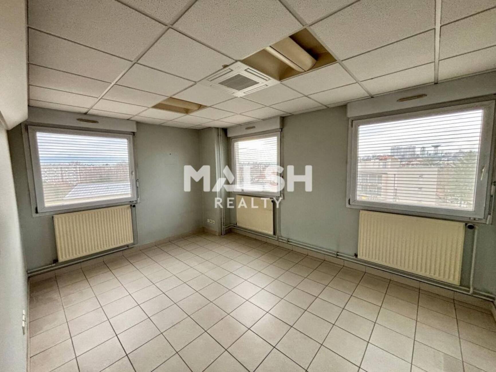 Maison à louer, 274m², Vénissieux