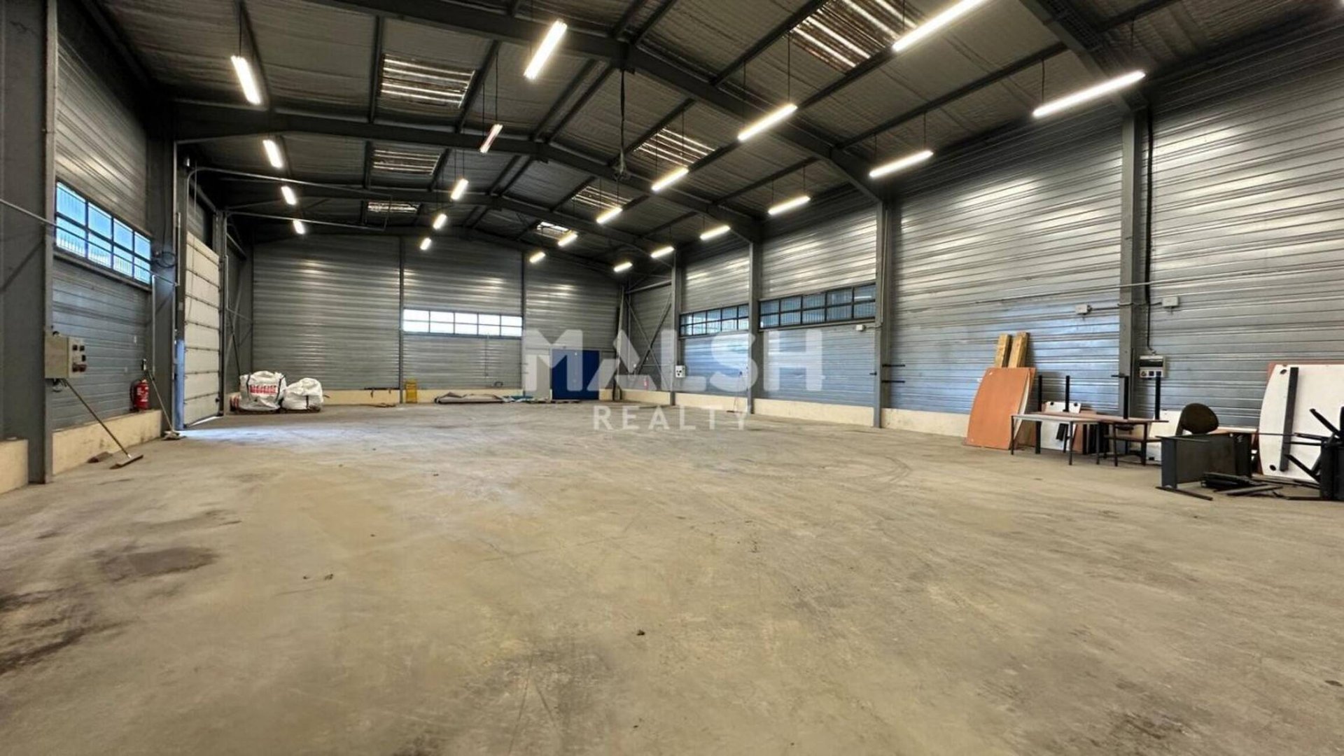 Maison à louer, 570m², Saint-Georges-de-Reneins