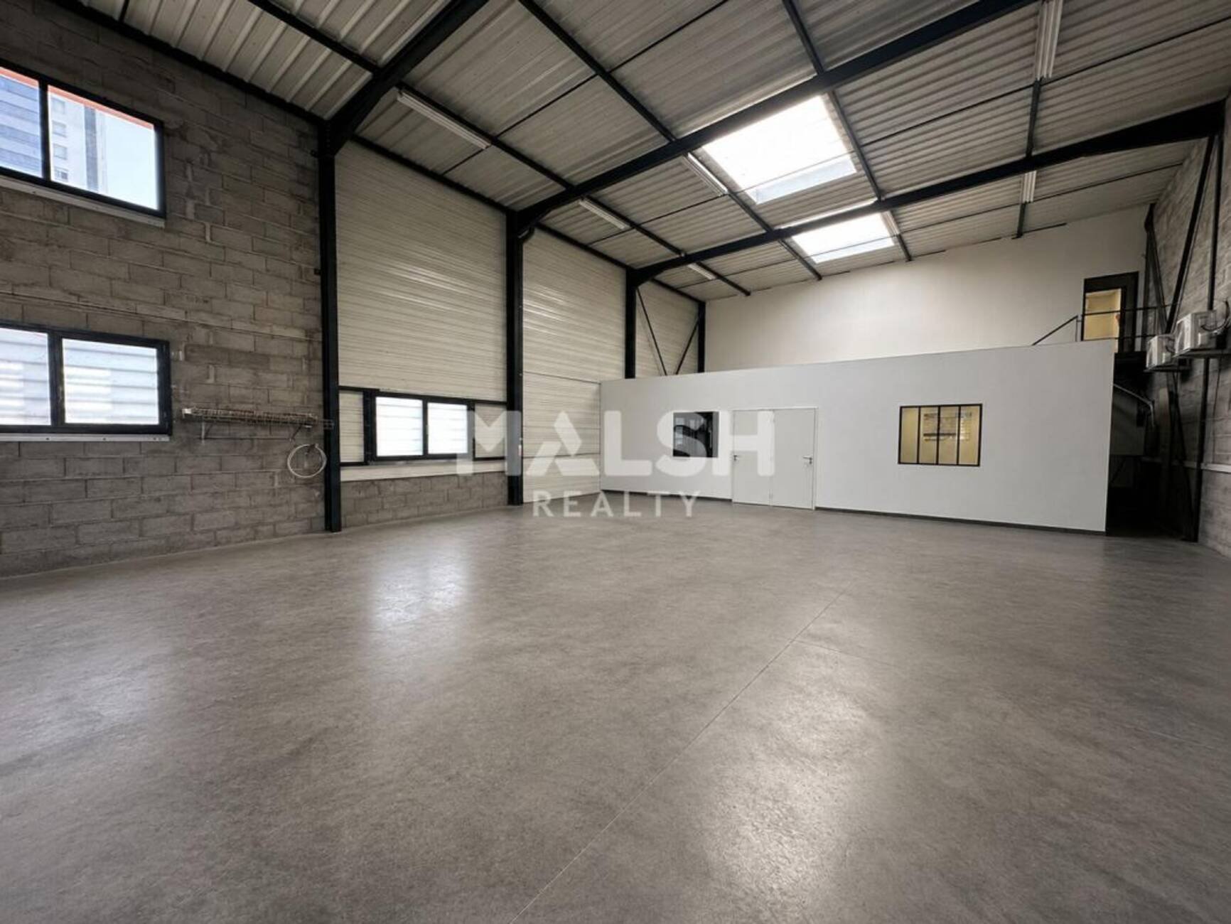 Maison à louer, 285m², Vénissieux