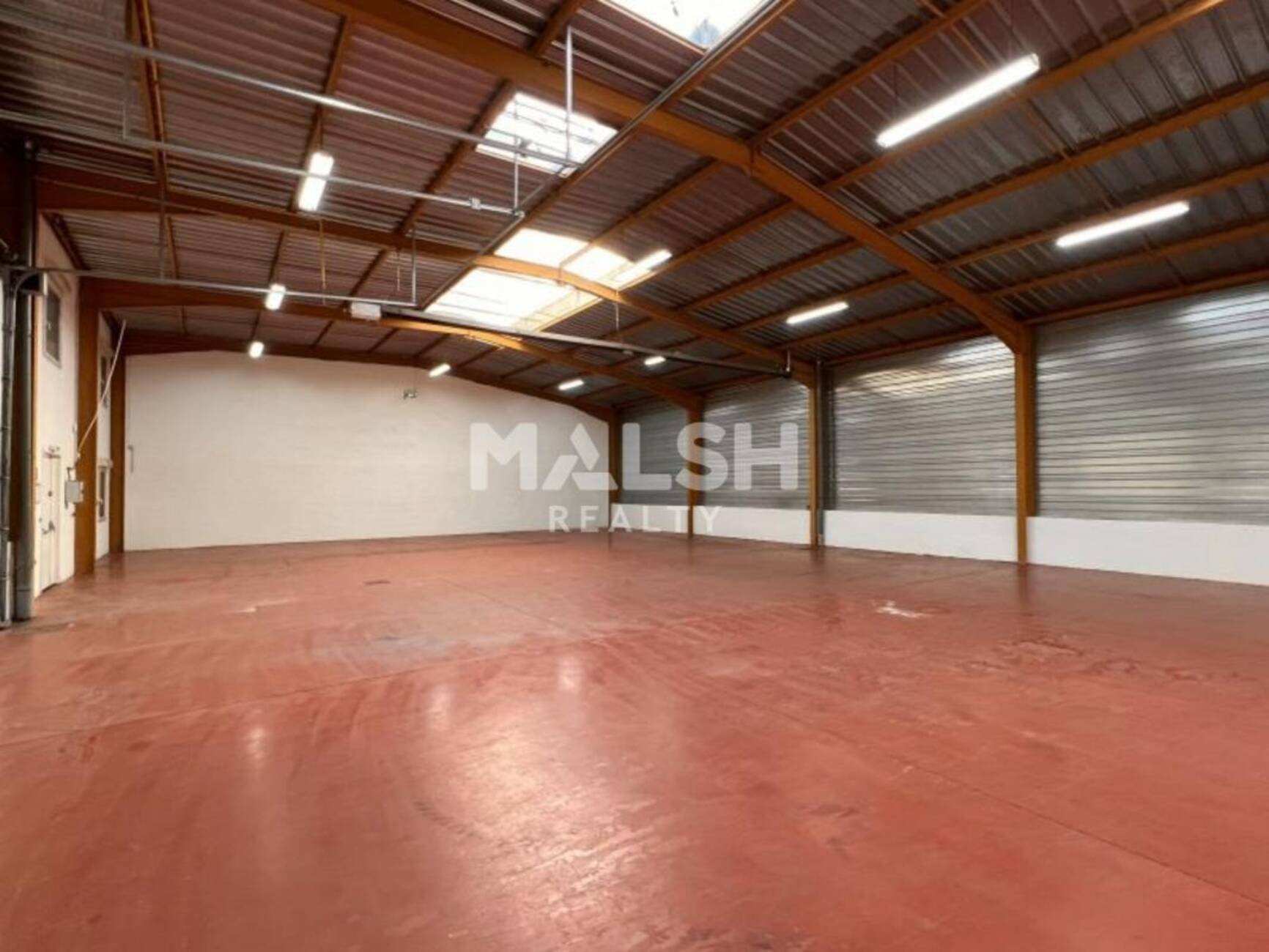 Maison à louer, 744m², Vénissieux