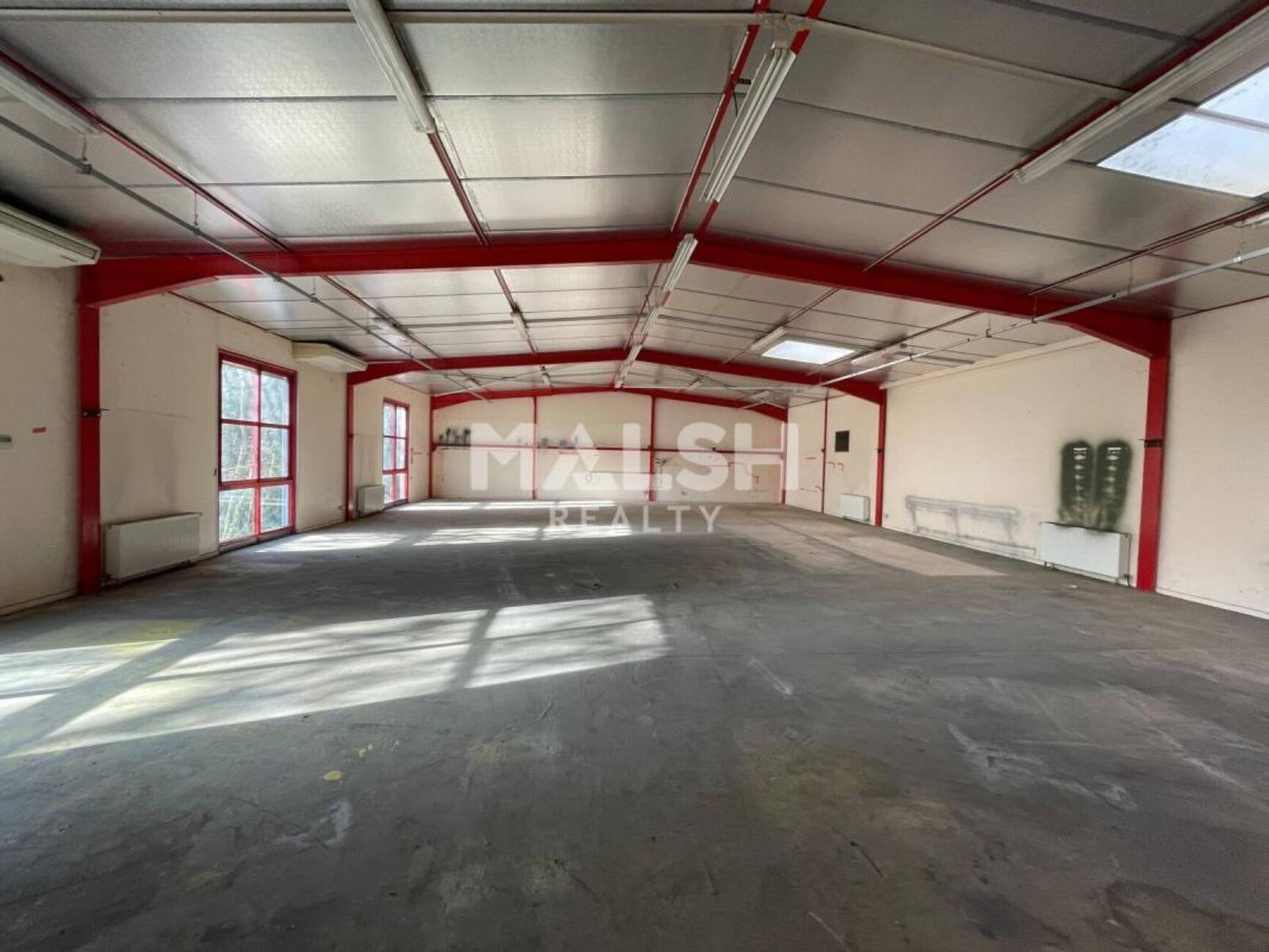 Maison à louer, 755m², Fontaines-Saint-Martin